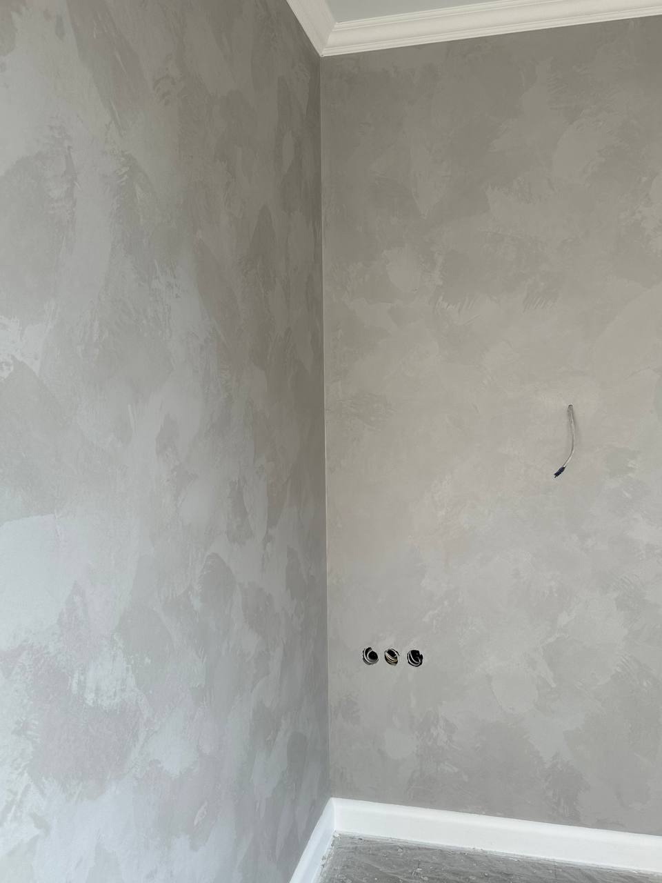 Вельветове покриття Wallcov у готовому світлому інтер’єрі